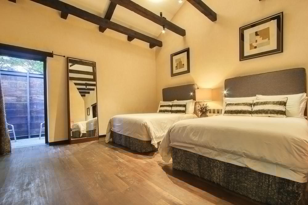 Uvence Arte + Hotel Сан-Кристобаль-де-Ла-Касас Экстерьер фото