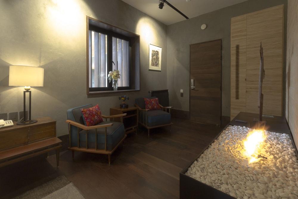 Uvence Arte + Hotel Сан-Кристобаль-де-Ла-Касас Экстерьер фото