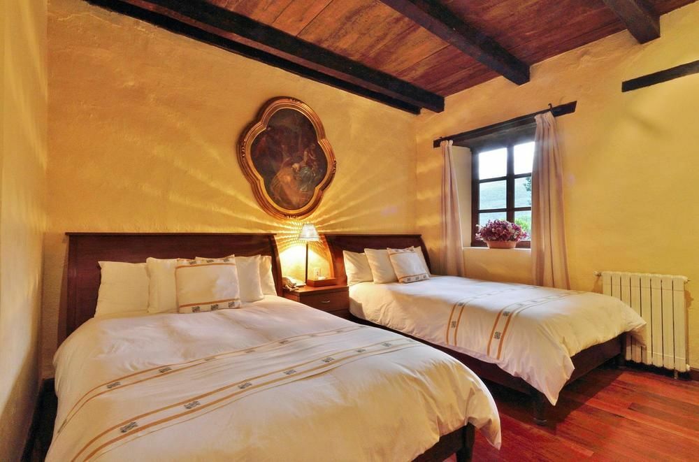 Uvence Arte + Hotel Сан-Кристобаль-де-Ла-Касас Экстерьер фото